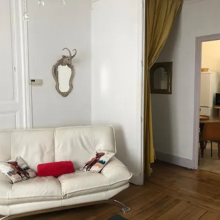 Le Campus Victoria I - Train Station & Isabey St - 70m2